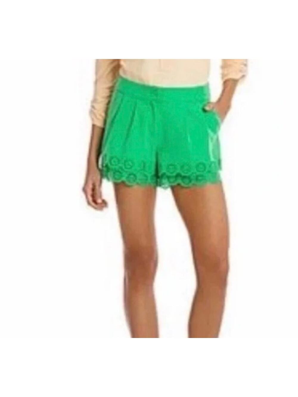Gianni Bini Kelly Green Scalloped and Pleated Shorts Size Medium A003634